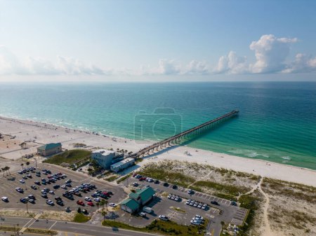 Téléchargez les photos : Photo Aérienne Pensacola Beach Pier circa été 2023 - en image libre de droit