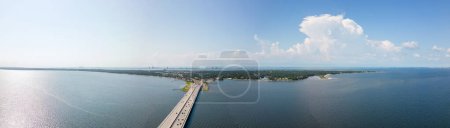 Téléchargez les photos : Panorama aérien Pont de Pensacola Bay - en image libre de droit