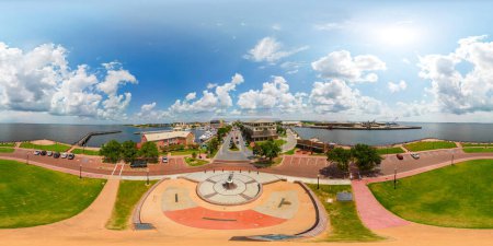Téléchargez les photos : Image du drone 360 Aérien Monument commémoratif Plaza De Luna Pensacola Floride - en image libre de droit