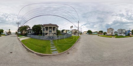 Téléchargez les photos : 360 maisons résidentielles photo équirectangulaires sur l'île de Galveston au Texas - en image libre de droit