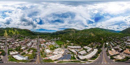 Foto de Drone aéreo 360 equirectangular foto Aspen Colorado Verano 2023 - Imagen libre de derechos