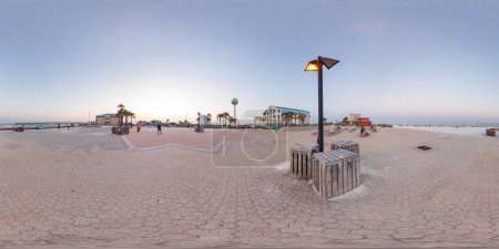 Téléchargez les photos : Pensacola Beach, FL, États-Unis - juillet 21, 2023 : 360 photo équirectangulaire Pensacola Beach entrée par parking - en image libre de droit