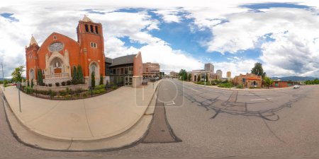 Foto de Colorado Springs, CO, Estados Unidos - 26 de julio de 2023: 360 foto de Colorado Springs Catedral de St Marys Colorado Springs - Imagen libre de derechos