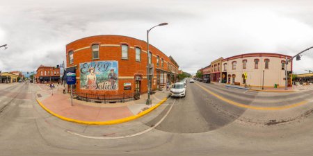 Téléchargez les photos : Salida, CO, USA - 27 Juillet 2023 : 360 panorama équirectangulaire Enjoy Salida wall art - en image libre de droit