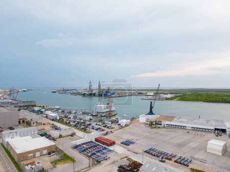 Téléchargez les photos : Photo De Drone Aérienne Port De Galveston Texas Pier 18 - en image libre de droit