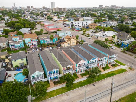 Téléchargez les photos : Maisons colorées à Galveston Texas USA - en image libre de droit