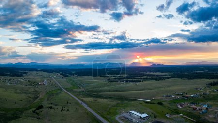 Foto de Panorama aéreo hermoso atardecer Divide Colorado - Imagen libre de derechos
