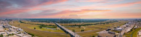 Téléchargez les photos : Panorama Aérien Trammell Crow Park Dallas Texas USA vers 2023 - en image libre de droit