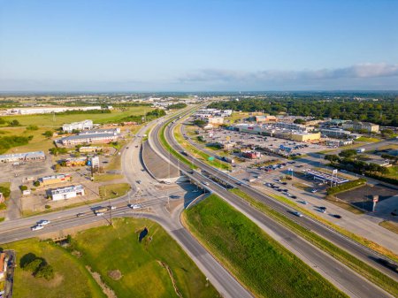 Foto de Brenham, TX, Estados Unidos - 24 de julio de 2023: Foto de dron aéreo Brenham Texas HEB Supermarket - Imagen libre de derechos