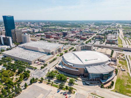 Téléchargez les photos : Oklahoma City, OK, USA - 25 Juillet 2023 : Photo De Drone Aérienne Paycom Center - en image libre de droit