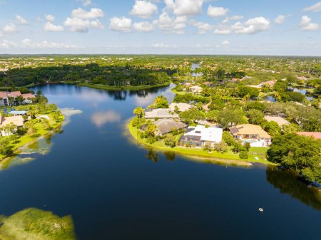 Foto de Casas de lago de lujo en Weston Florida - Imagen libre de derechos