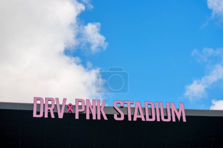 Foto de Fort Lauderdale, FL, Estados Unidos - 19 de agosto de 2023: Foto del estadio DRV PNK Fort Lauderdale Florida - Imagen libre de derechos