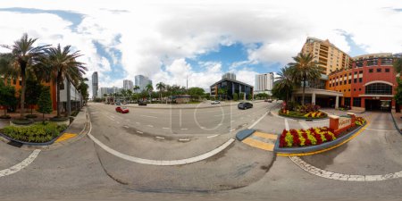 Téléchargez les photos : Fort Lauderdale, FL, USA - 25 août 2023 : Photo équirectangulaire de Downtown fort Lauderdale 360 The Waverly à Las Olas - en image libre de droit