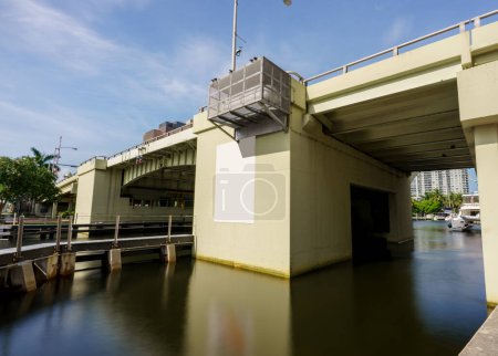 Foto de Puente sobre New River Riverwalk Fort Lauderdale FL - Imagen libre de derechos