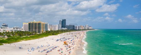 Foto de Miami Beach, FL, Estados Unidos - 3 de septiembre de 2023: Panorama aéreo Miami Beach verano 2023 - Imagen libre de derechos