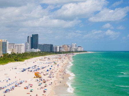 Foto de Miami Beach, FL, USA - 3 de septiembre de 2023: Día del Trabajo Miami Beach Florida 2023 - Imagen libre de derechos