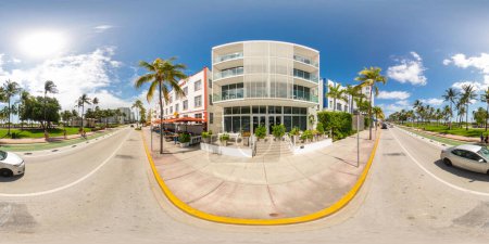 Téléchargez les photos : Miami Beach, Floride, États-Unis - septembre 3, 2023 : 360 panorama photo The Gabriel Miami South Beach, Curio Collection by Hilton - en image libre de droit