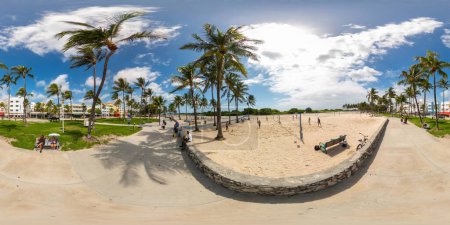 Téléchargez les photos : Miami Beach, Floride, États-Unis - septembre 3, 2023 : 360 photos terrains de volley-ball South Beach Miami - en image libre de droit