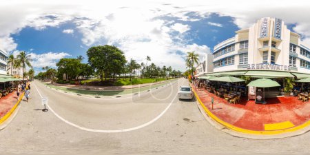 Téléchargez les photos : Miami Beach, Floride, États-Unis - septembre 3, 2023 : 360 photo Breakwater Hotel Miami South Beach - en image libre de droit