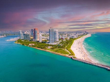 Téléchargez les photos : Photo colorée de Miami Beach pour l'impression de carte postale - en image libre de droit