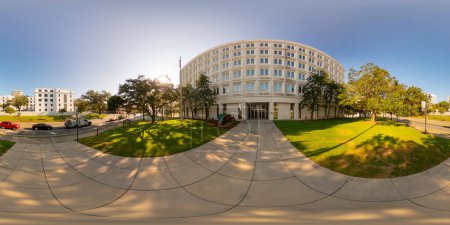 Téléchargez les photos : 360 photo du bâtiment du gouvernement du Département des services financiers de Floride à Tallahassee en Floride - en image libre de droit