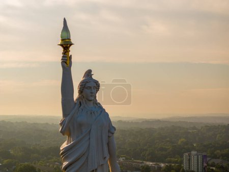 Téléchargez les photos : Statue sur le dessus de la Géorgie Capitol Building Downtown Atlanta - en image libre de droit