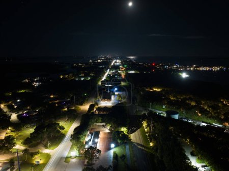Foto de Foto del dron aéreo nocturno Key Largo Florida EE.UU. - Imagen libre de derechos
