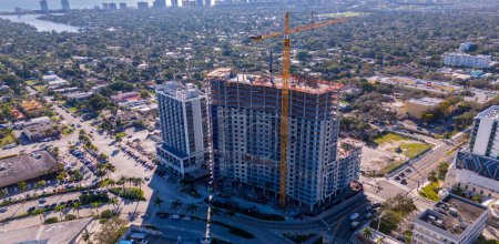 Foto de Hollywood, FL, Estados Unidos - 30 de enero de 2024: Foto aérea prepara el nuevo Hollywood Bread Building en construcción - Imagen libre de derechos