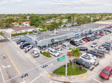 Foto de Miami, FL, Estados Unidos - 30 de enero de 2024: Foto aérea del restaurante El Floridita SW 40th Street Miami Bird Road - Imagen libre de derechos