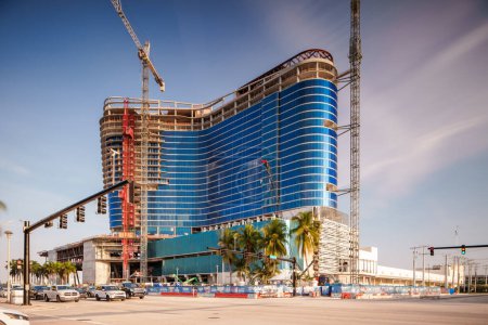 Foto de Fort Lauderdale, FL, EE.UU. - 13 de marzo de 2024: Fotografía artística del Centro de Convenciones del Condado de Broward en construcción - Imagen libre de derechos