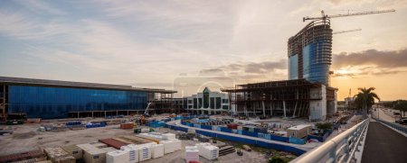 Foto de Fort Lauderdale, FL, EE.UU. - 13 de marzo de 2024: Foto Centro de Convenciones del Condado de Broward en construcción 2024 Fort Lauderdale Florida Port Everglades - Imagen libre de derechos