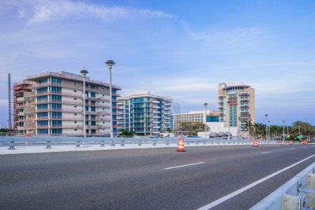Foto de Fort Lauderdale, FL, EE.UU. - 13 de marzo de 2024: Desarrollo de la construcción del Pier Sixty-Six Resort 2024 - Imagen libre de derechos