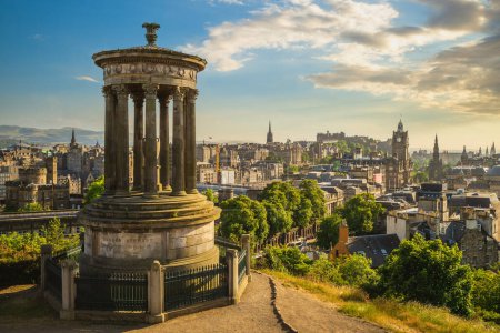 Téléchargez les photos : Paysage de calton hill à Edinburgh, Écosse, Royaume-Uni - en image libre de droit