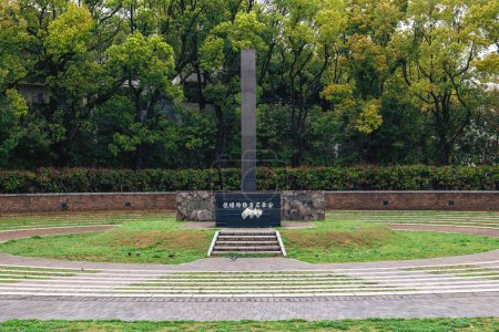 Foto de 24 de marzo de 2023: El Cenotafio Hipocentro en la ubicación del lanzamiento de la bomba. Ahora es un parque hipocentro que conmemora el bombardeo atómico de Nagasaki el 9 de agosto de 1945, en Nagasaki, Kyushu, Japón. - Imagen libre de derechos