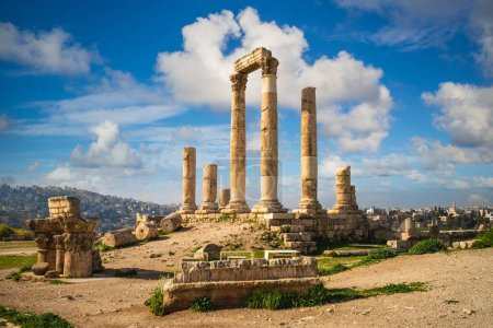 Téléchargez les photos : Temple d'Hercule situé sur la Citadelle d'Amman à Amman, Jordanie - en image libre de droit