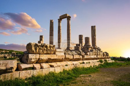 Foto de Templo de Hércules situado en la Ciudadela de Ammán en Ammán, Jordania - Imagen libre de derechos
