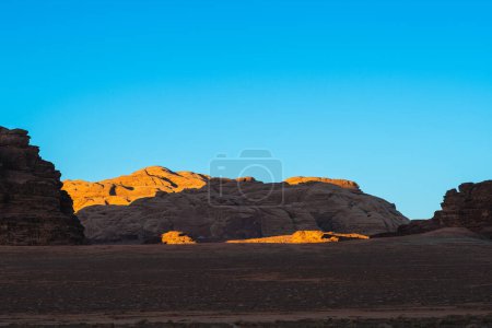 Foto de Wadi Rum desierto, o Valle de la Luna, en Jordania - Imagen libre de derechos