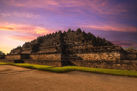 Téléchargez les photos : Borobudur ou Barabudur, un temple bouddhiste Mahayana dans la Régence de Magelang, Java, Indonésie - en image libre de droit