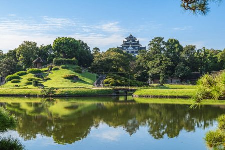 Téléchargez les photos : Korakuen, l'un des trois grands jardins du Japon situé dans la ville d'Okayama - en image libre de droit