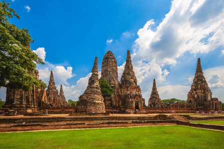 Foto de Wat Chaiwatthanaram en la ciudad de Ayutthaya Historical Park, Tailandia - Imagen libre de derechos