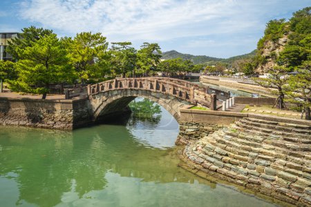Téléchargez les photos : Pont Furobashi, un pont en arc de pierre à Wakanoura, ville de Wakayama, Japon - en image libre de droit