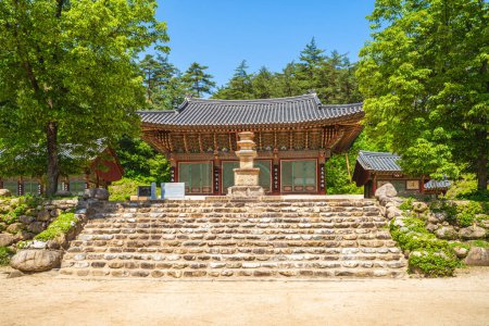 Singyesa, a Korean Buddhist temple in Onjong ri, Kangwon province, North Korea. Translation: Taeung Hall