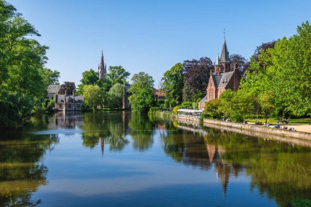 Paysage de Minnewater, le lac d'amour, situé à Bruges, Belgique