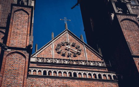 Foto de Detalle arquitectónico de la antigua catedral gótica de Europa. - Imagen libre de derechos