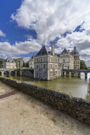 Foto de Castillo de Serrant (Chateau de Serrant), Saint-Georges-sur-Loire, Maine-et-Loire departamento, Francia - Imagen libre de derechos