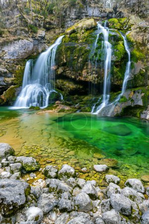 Téléchargez les photos : Cascade Virje (Slap Virje), Parc national de Triglavski, Slovénie - en image libre de droit