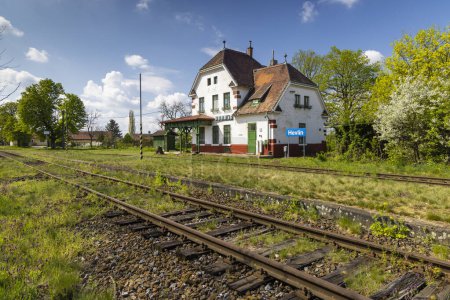 Téléchargez les photos : Ancienne gare de Hevln, Moravie du Sud, République tchèque - en image libre de droit