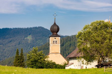 Foto de Iglesia de San Bartolomé en Hohentauern, Estiria, Austria - Imagen libre de derechos