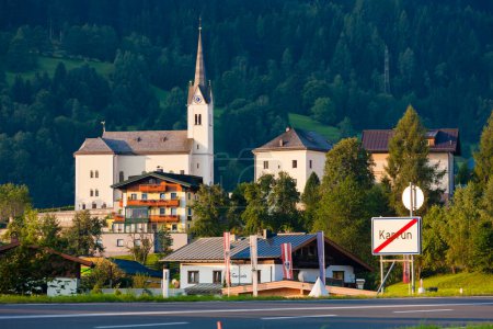 Téléchargez les photos : Village de Kaprun, région de Salzbourg, Autriche - en image libre de droit