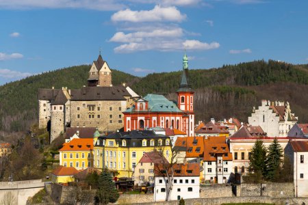 Téléchargez les photos : Château de Loket et vieille ville, Bohême occidentale, République tchèque - en image libre de droit